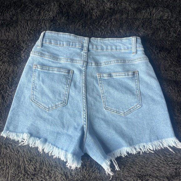 Jean Denim Shorts NWT Distressed - Picture 3 of 4